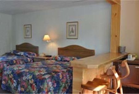 Turnpike Motel Kennebunk Room photo